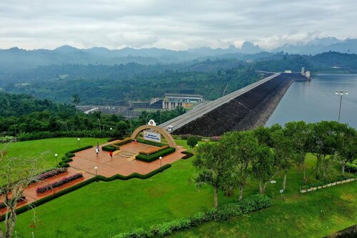 Гостиница 500 Rai Khao Sok Floating Resort