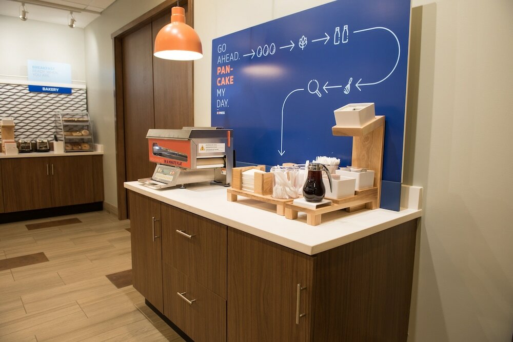 Фото Holiday Inn Express & Suites Louisville N - Jeffersonville, an Ihg Hotel