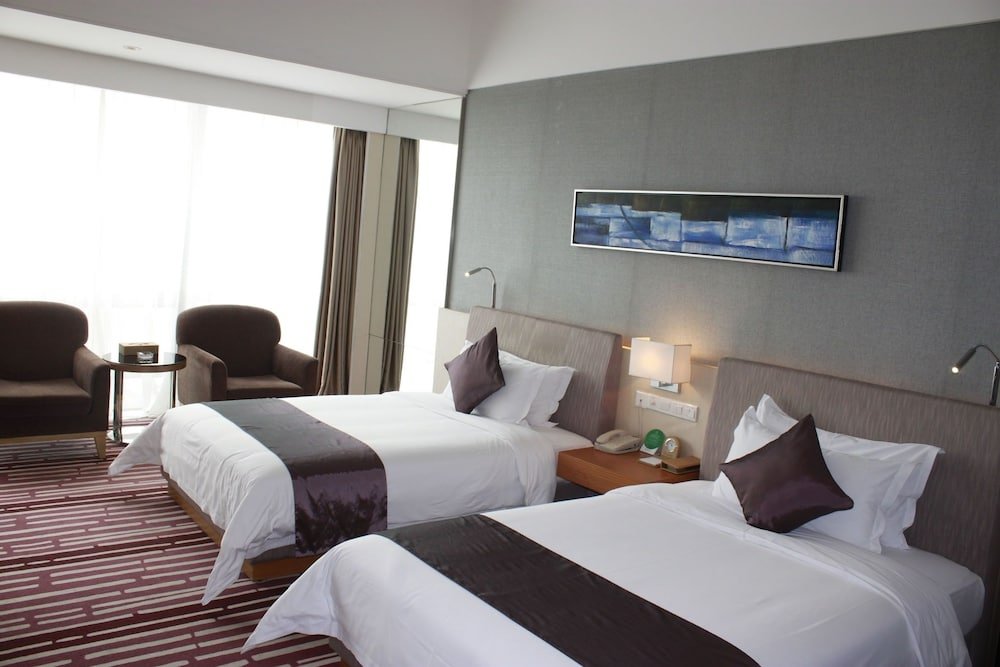 Фото Huaqiang Plaza Hotel Shenzhen