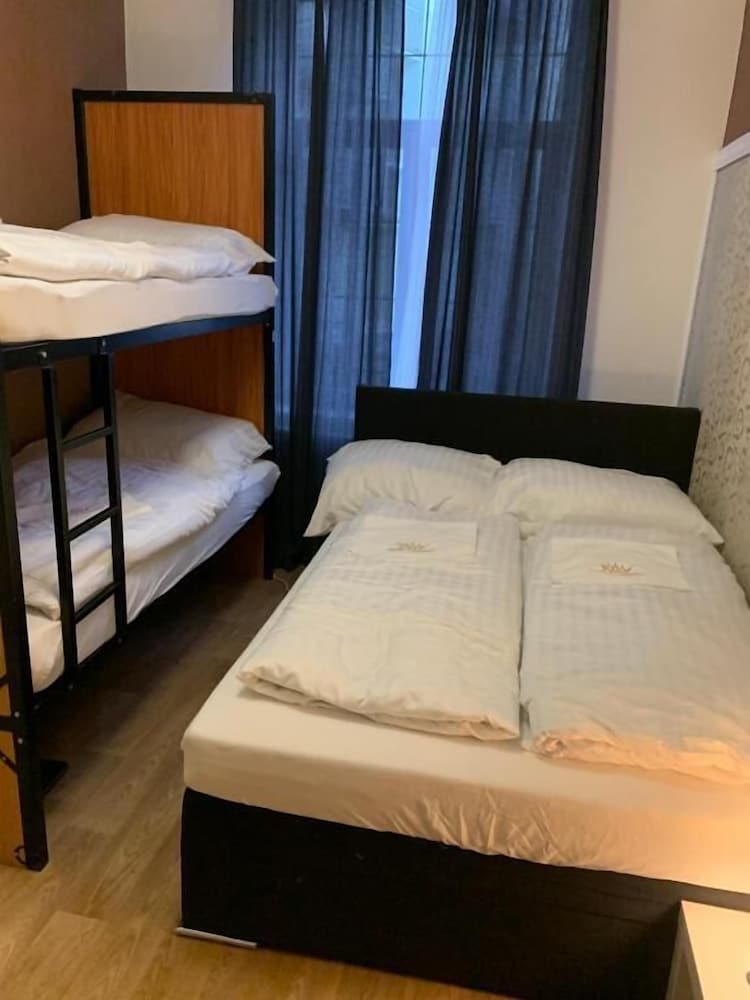 Фото Helen Hostel u Náměstí Míru