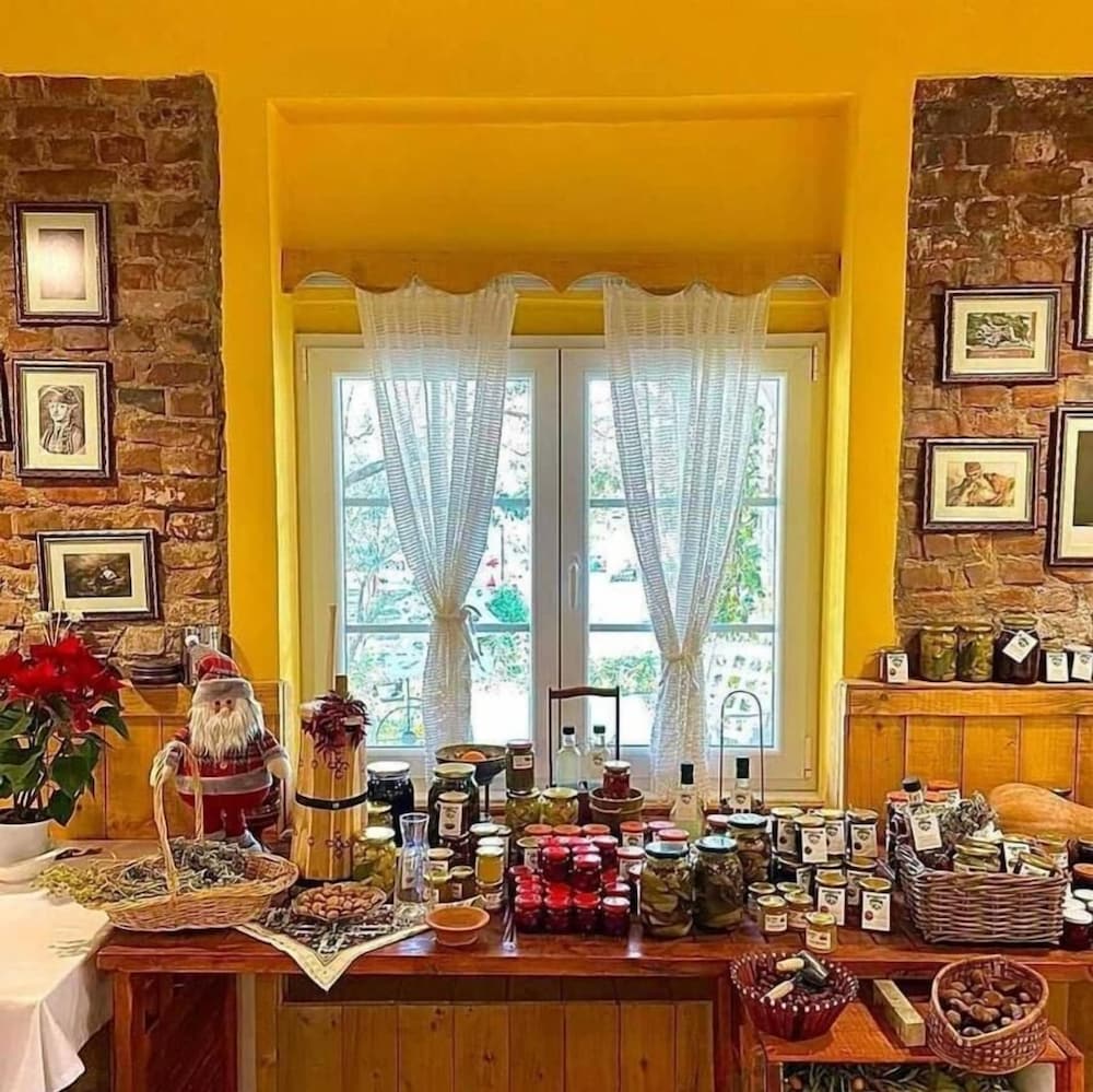 Фото Lord Byron Guesthouse