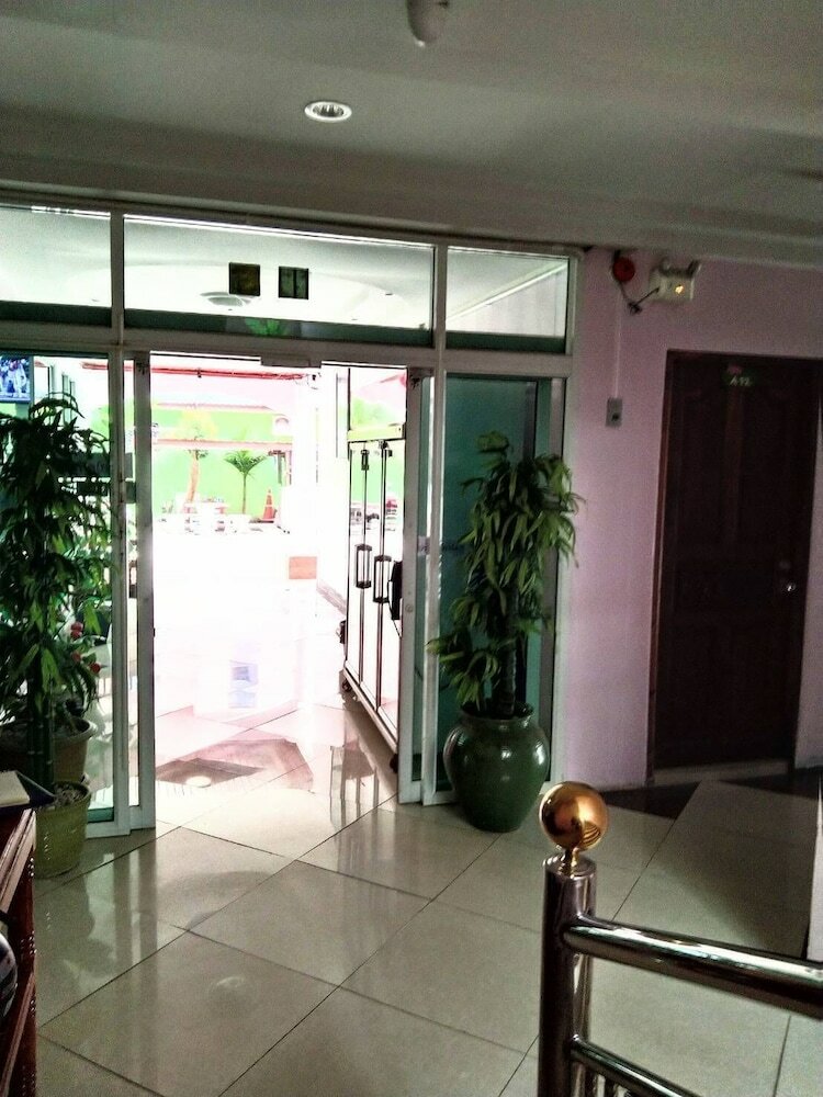 Фото OYO 75399 Choktipparat Place