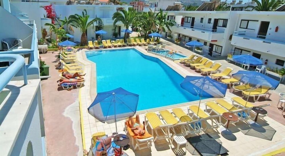 Фото Yiannis Yard Studios & Apartments