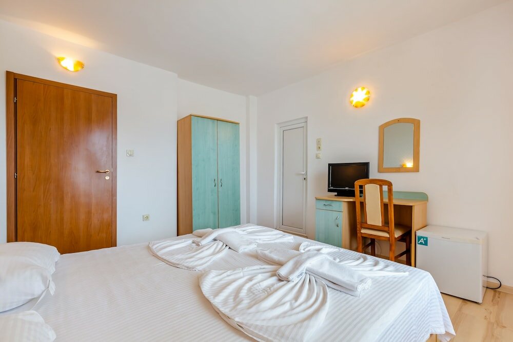 Фото Standard Double Room in Dafinka Guest House