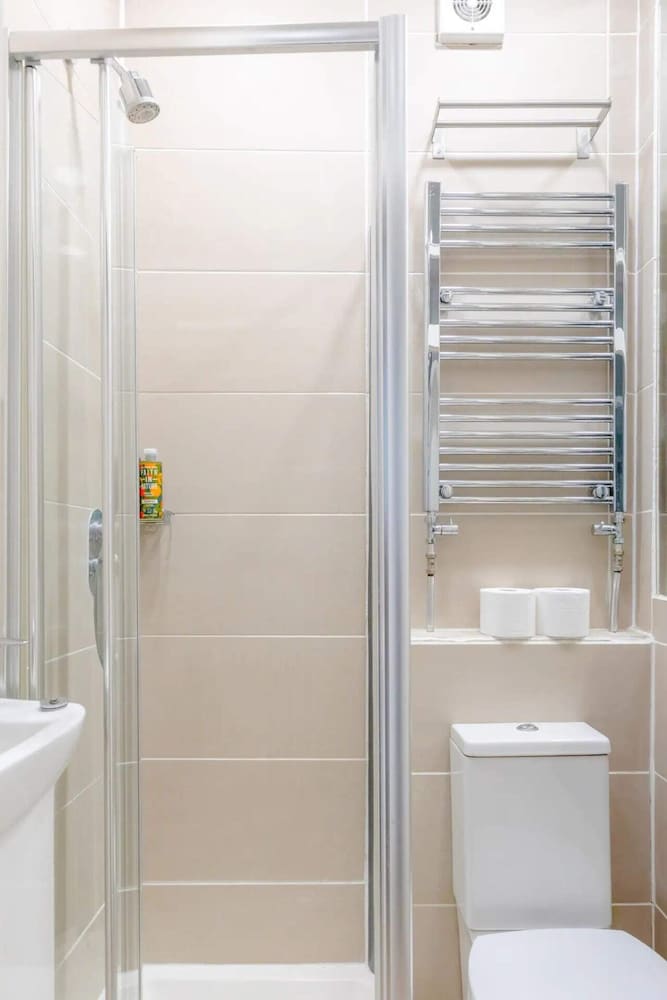 Фото Stylish 2bd Flat - 5 Minute Walk to Notting Hill!