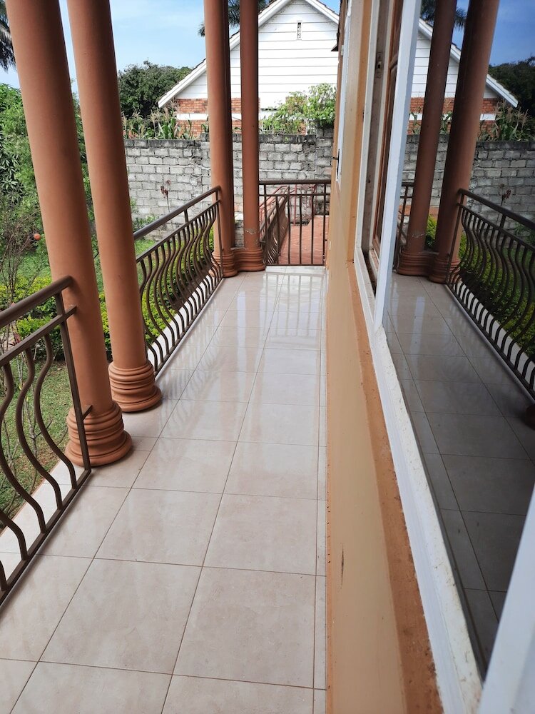 Фото Airport Side Hotel Entebbe