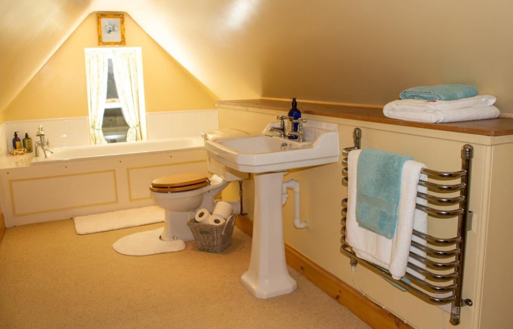 Фото Abbotshaw House - Farm B&b