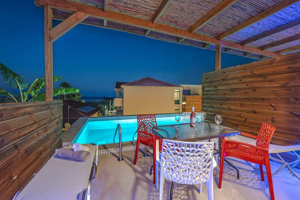 Фото Kozanos Suites with Private Pool