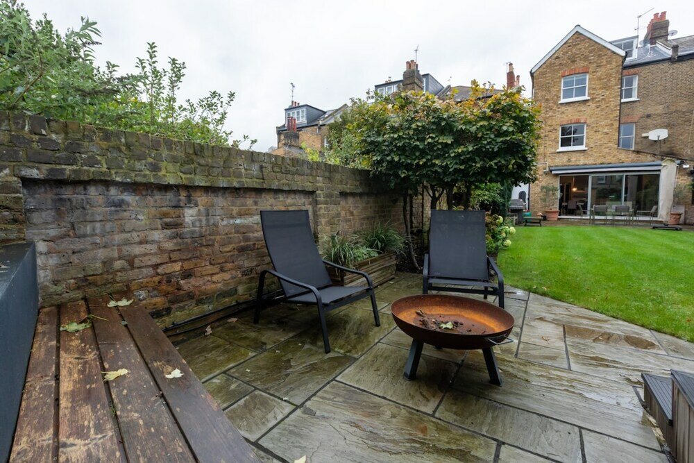 Фото Incredible 5 Bedroom House W/private Garden -wandsworth!