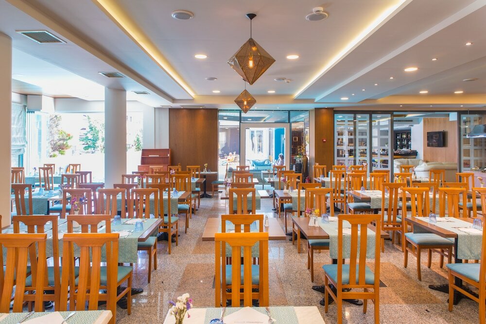 Фото Hotel Mediterranean Resort