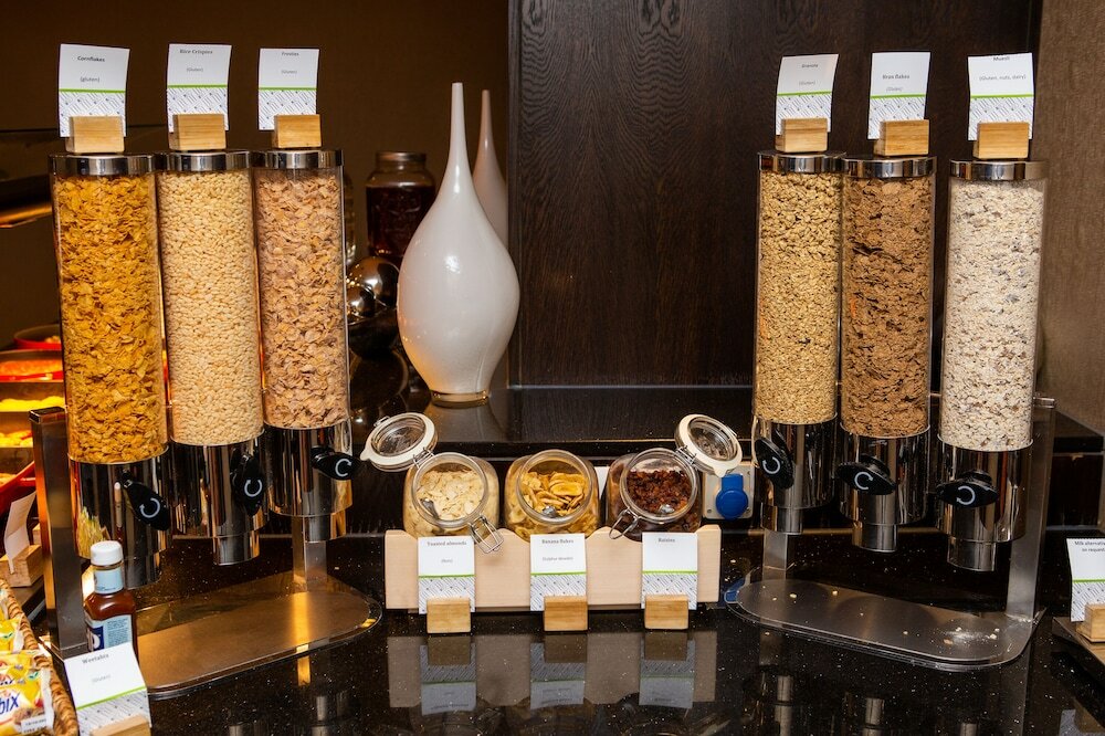 Фото DoubleTree by Hilton Hotel London - Ealing