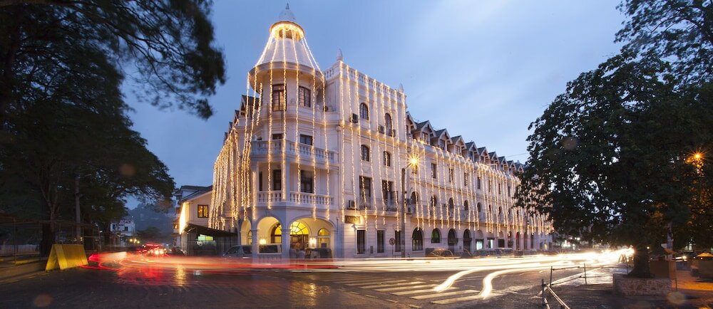 Фото Queen's Hotel