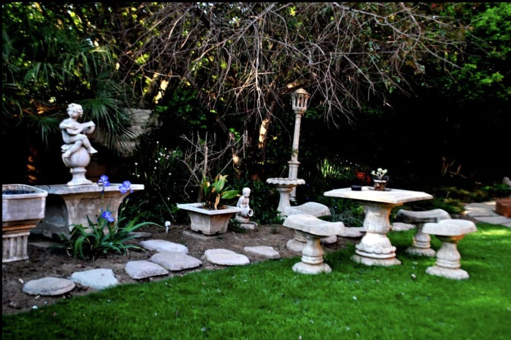 Фото Nmb Guest House