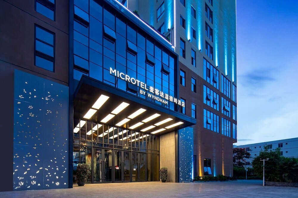 Hotel Microtel by Wyndham Sanya Dadonghai, Sanya, photo