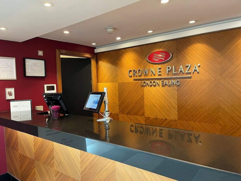 Фото Crowne Plaza London - Ealing