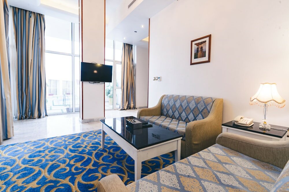 Фото Platinum Alkhamseen