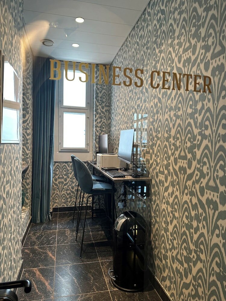 Фото Hypernym Hotel & Suites