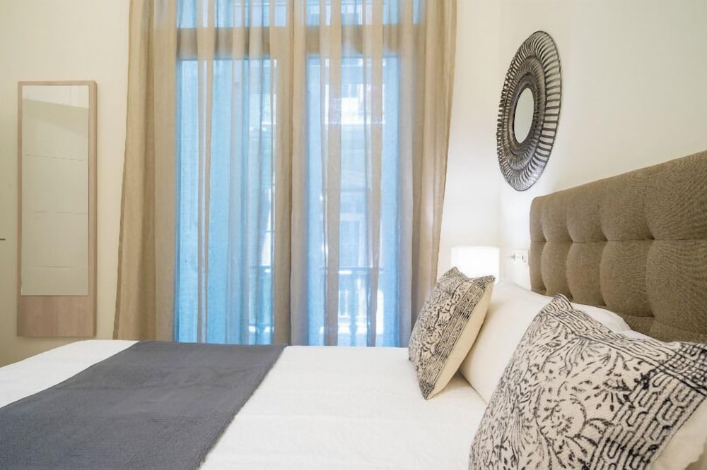 Фото Fresh Velazquez Apartments