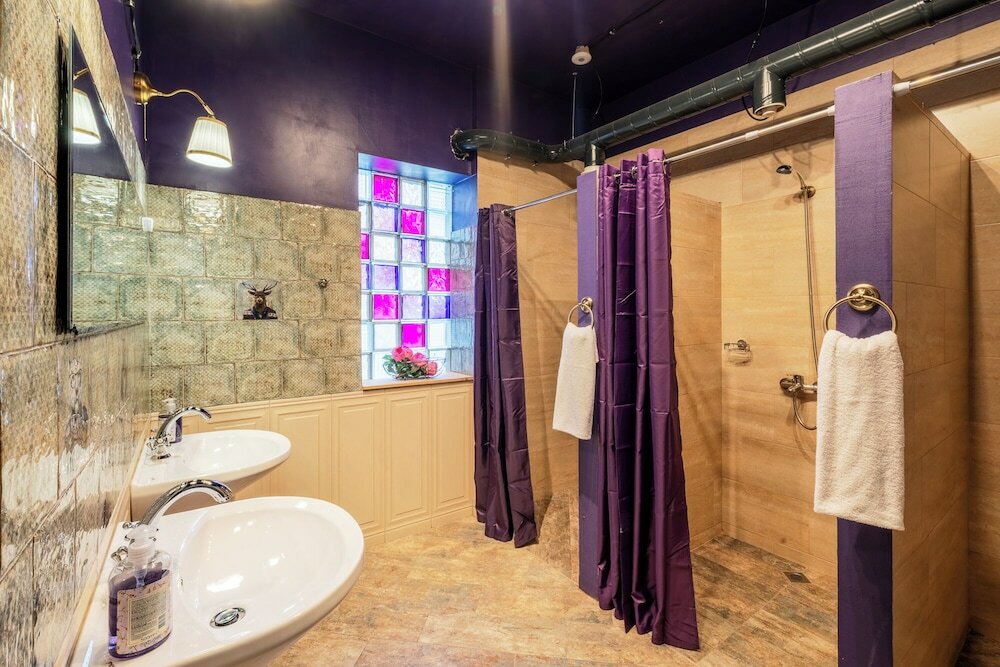 Фото The Green Bar House