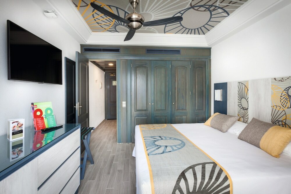 Фото Hotel Riu Vistamar - All Inclusive