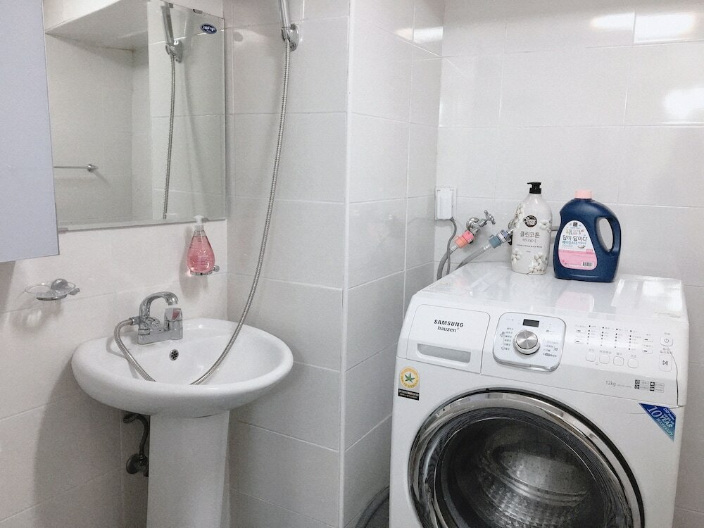 Фото Myeongdong Sky Castle House