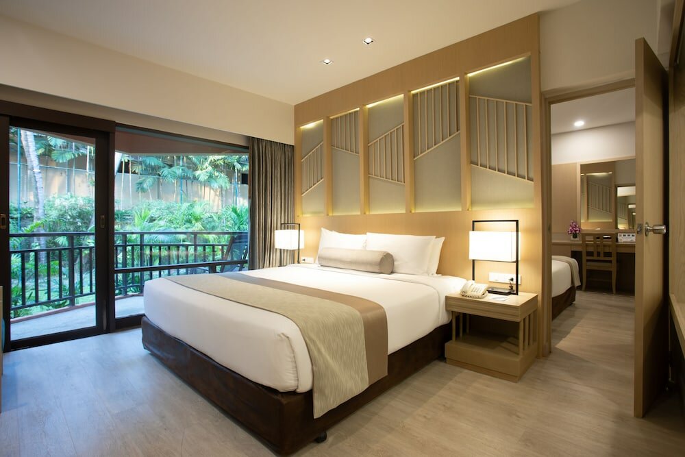 Фото Courtyard by Marriott Phuket Patong Beach Resort