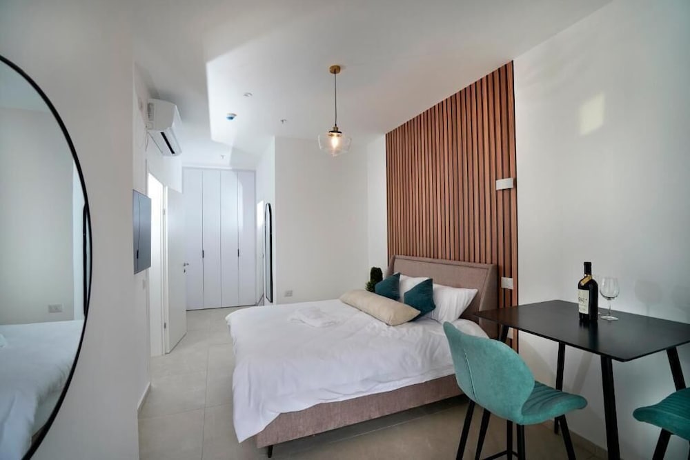 Фото Hi - Yam SeaView Apartments & Suites