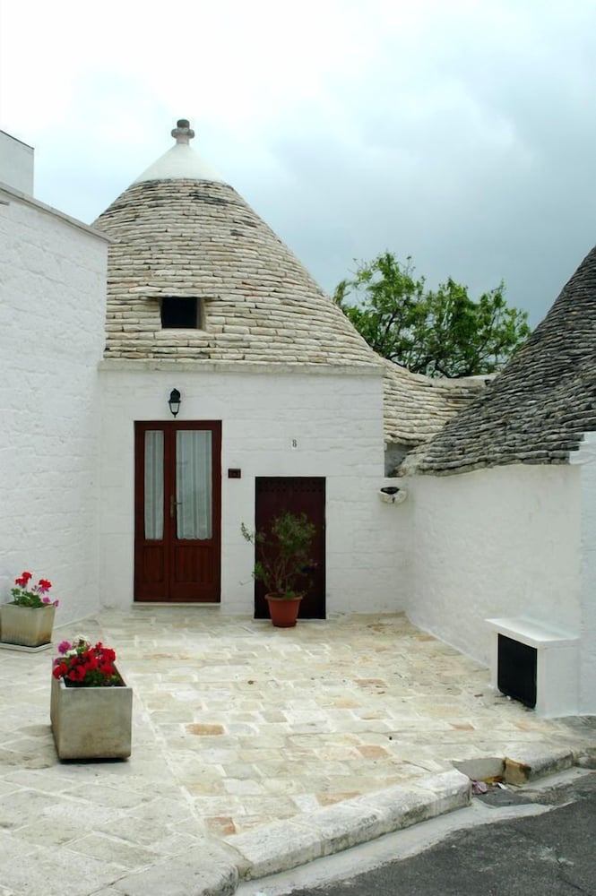 Фото Trulli Resort Monte Pasubio