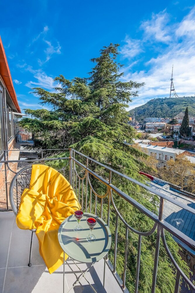 Фото H&b apartments Pier Kobakhidze