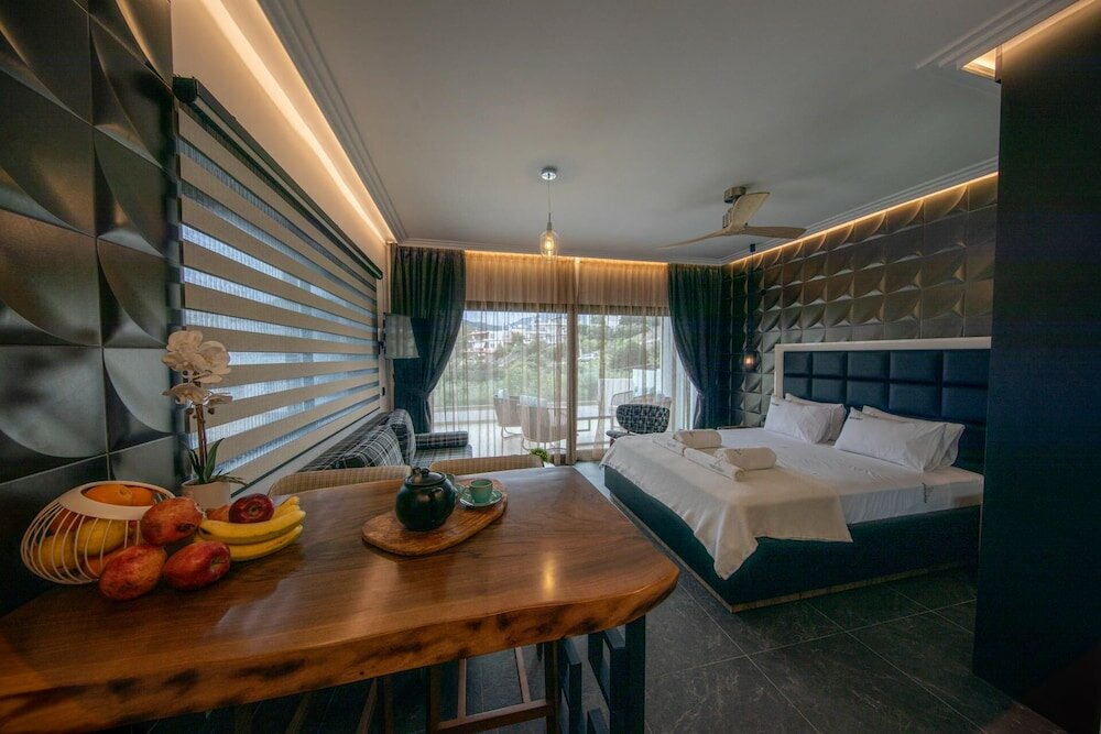 Фото Beach Walk Luxury Suites