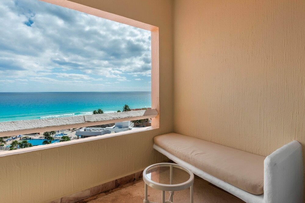 Фото Family 3 Bedroom Ocean Villa by Wyndham Grand Cancun