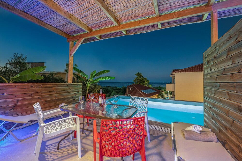 Фото Kozanos Suites with Private Pool