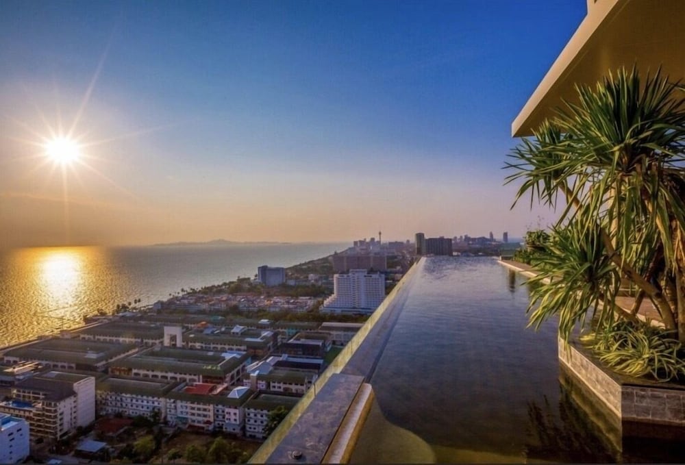 Фото The Riviera Jomtien with View