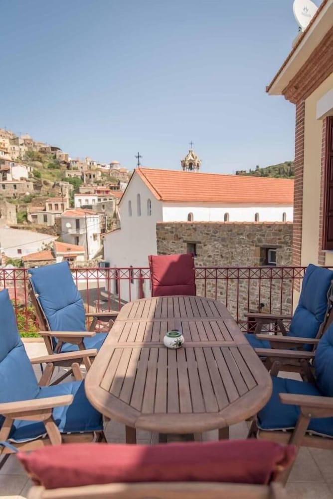 Фото Yiasemi of Chios