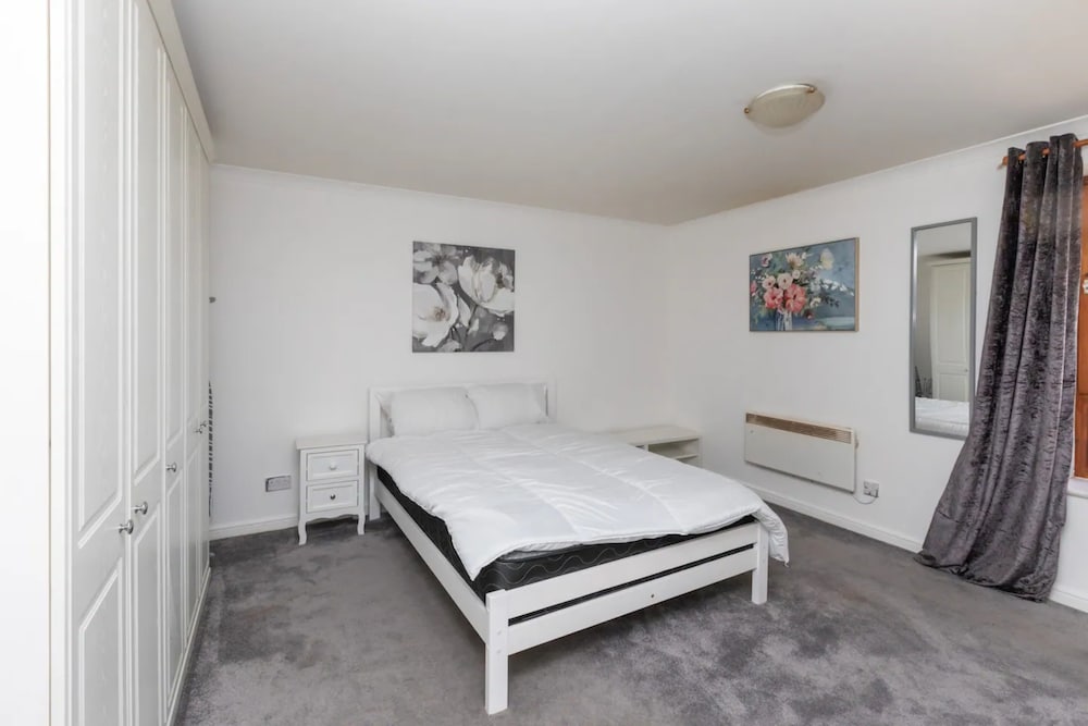 Фото Top Floor 1bd Flat With Balcony - Isle of Dogs