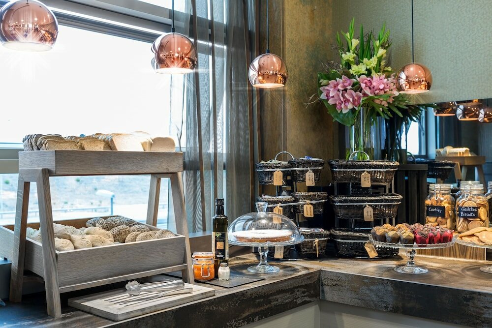 Фото Crowne Plaza Madrid Airport, an Ihg Hotel