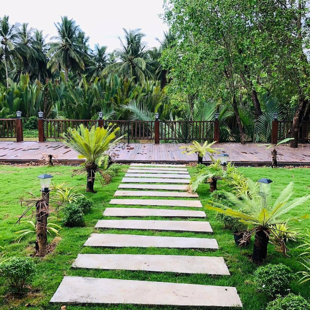 Фото Kampot Tropical Village