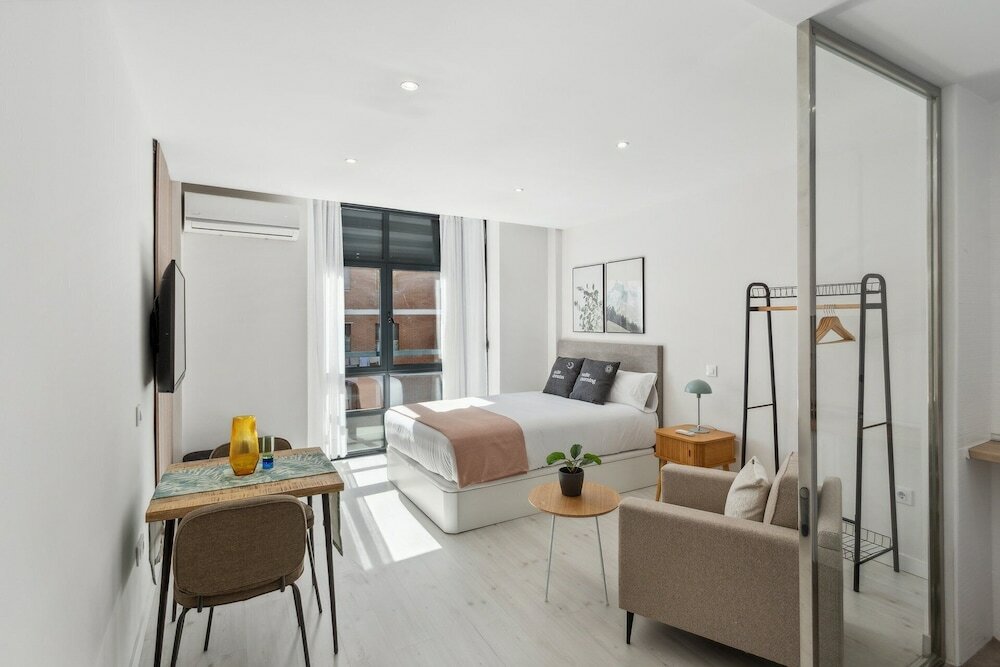 Фото Limehome Madrid Calle de la Paloma