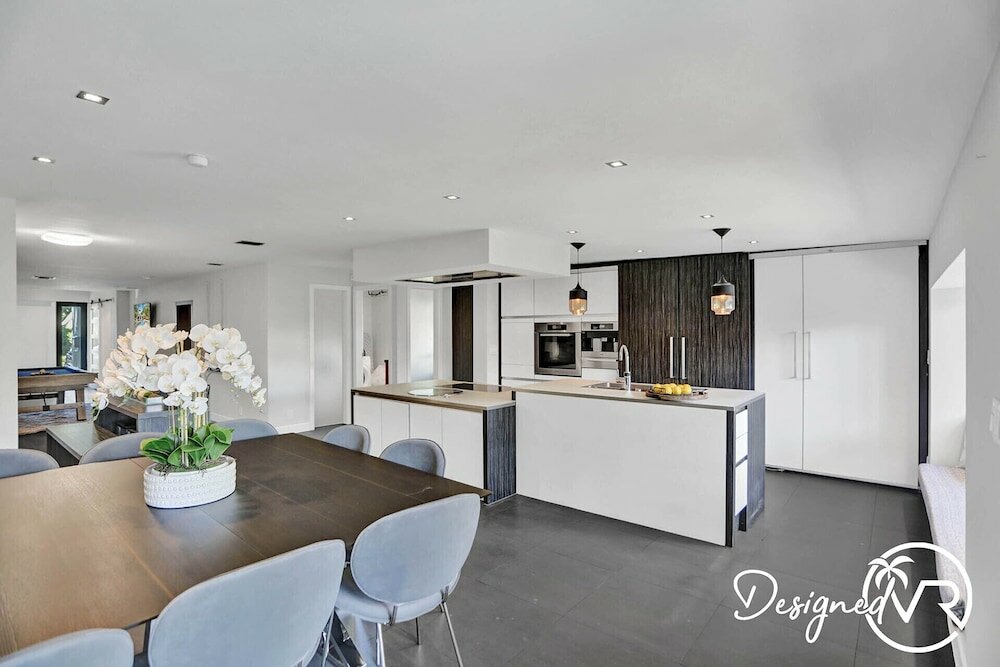 Фото Stunning 5 Br with Heated Pool & Gaming