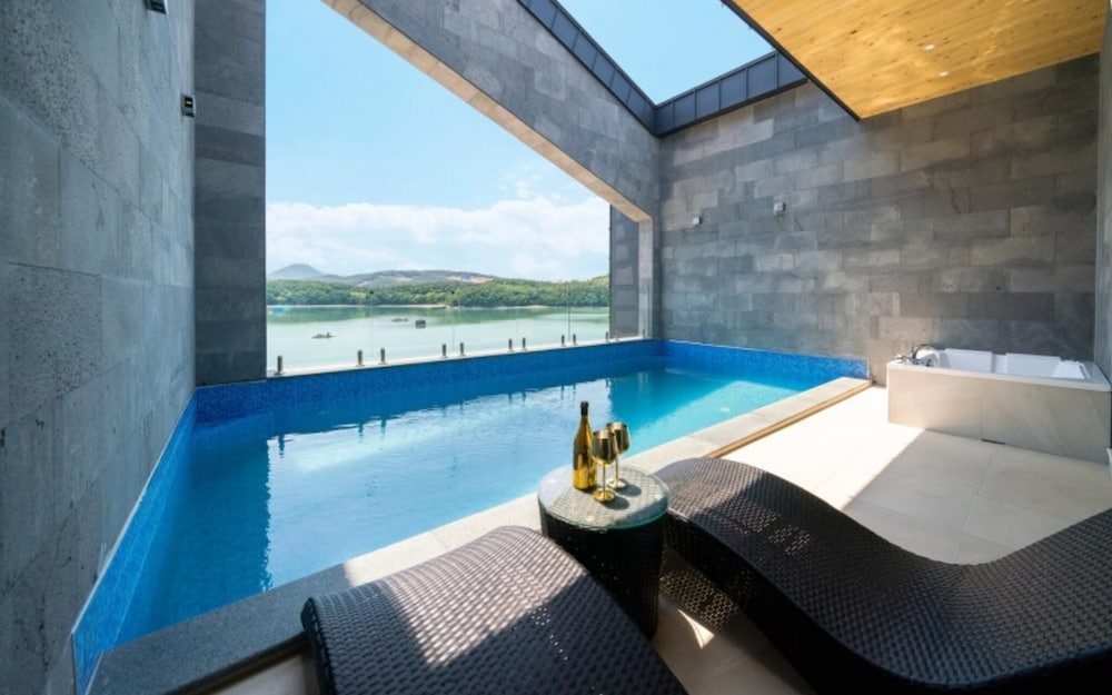 Фото Yeosu Highlark Resort