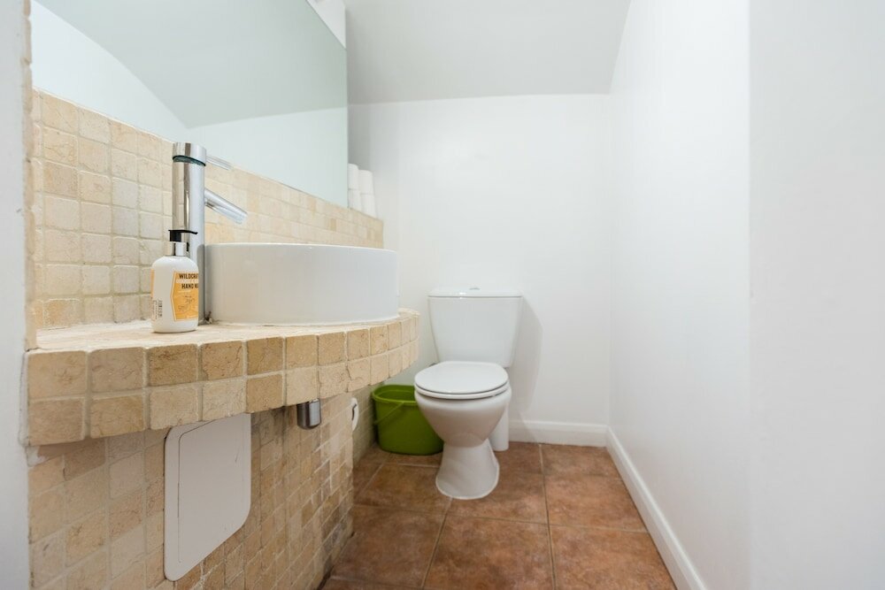 Фото The Bayswater Gardens - Bright & Central 3bdr Home in Bayswater