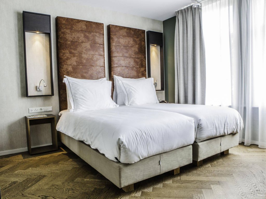 Фото Hotel De Hallen