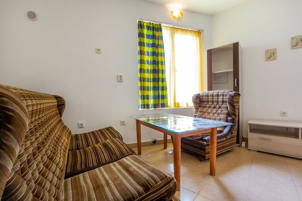 Фото Family Apartment in Dafinka Guest House