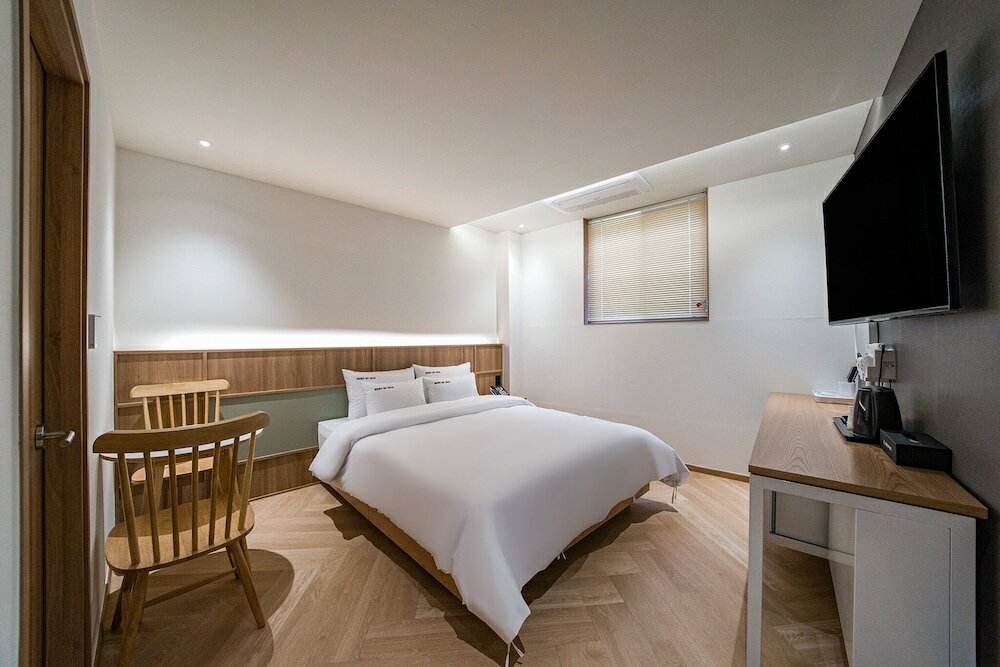 Фото Brown Dot Hotel Eurwangri