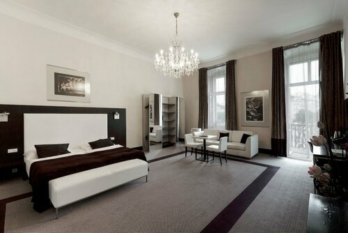 Гостиница Old Town Square Residence by Emblem в Праге