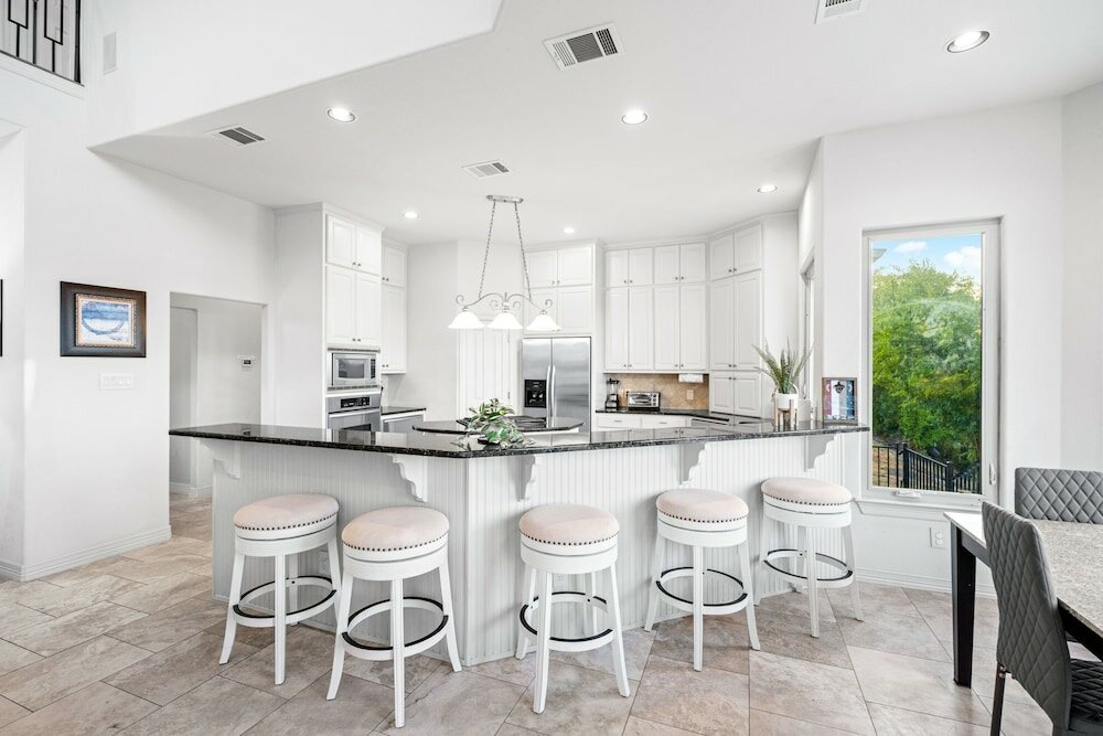 Фото Hillside Infinity Pool Retreat