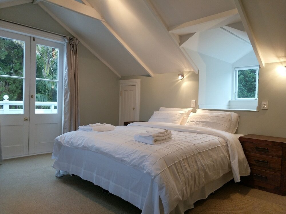 Фото Western Springs Villa