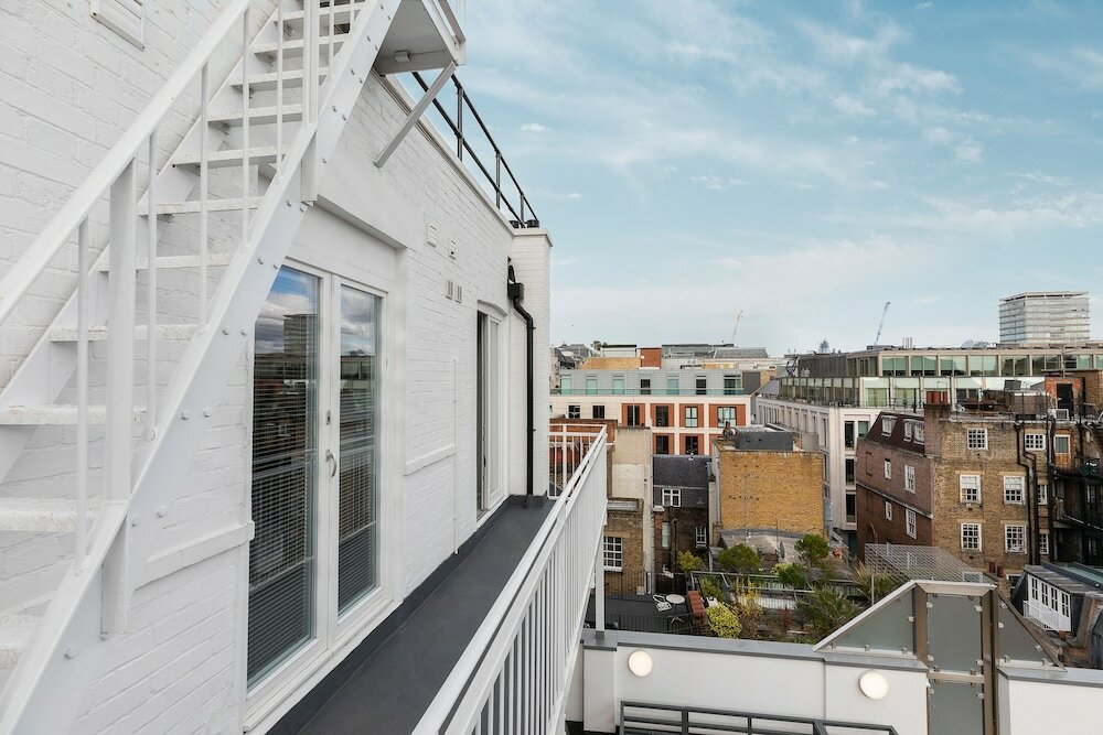Фото Altido Stylish Flat near Mayfair & Piccadilly Circus