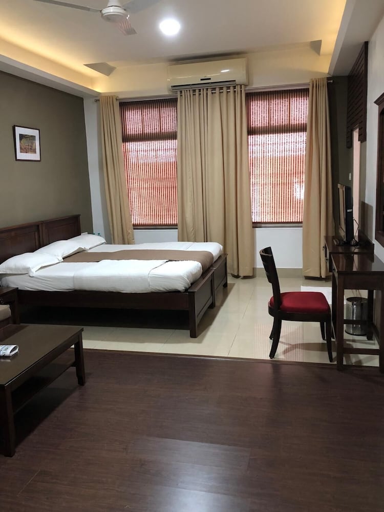 Фото Oyo 749 Hotel Ketan