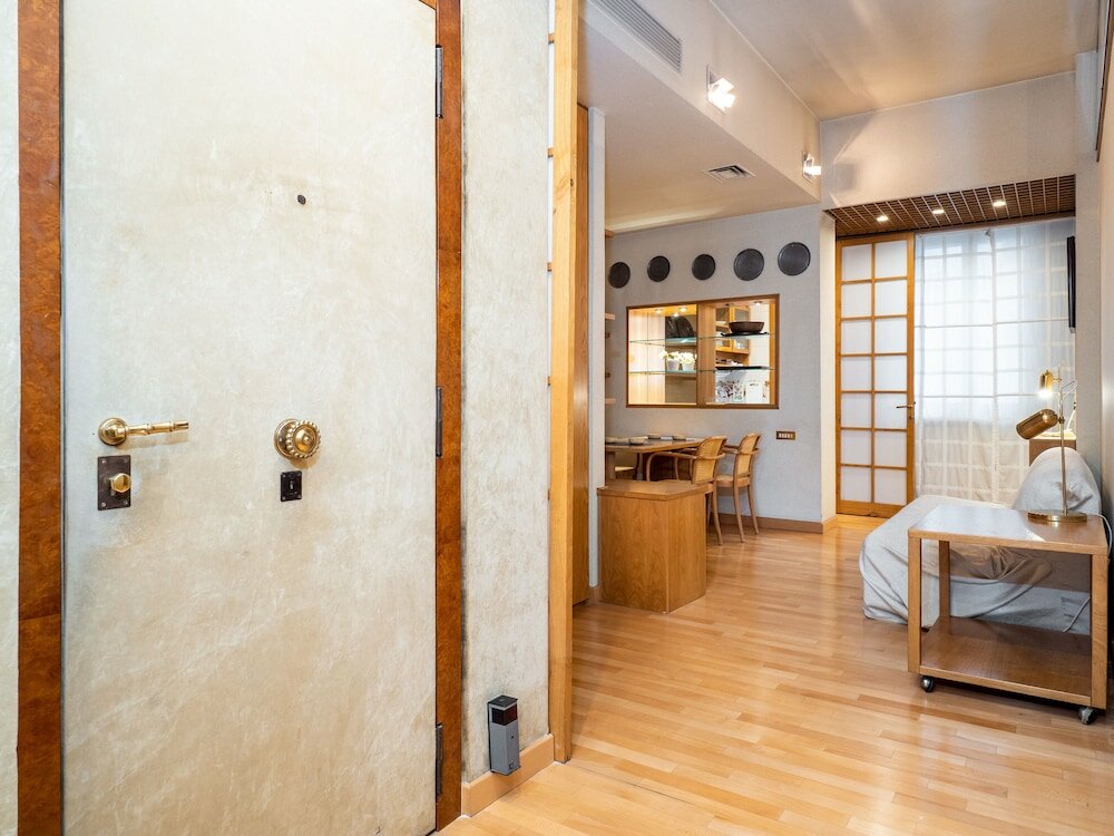 Фото Elegant Flat in Milan's Heart